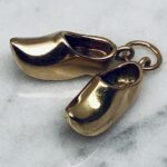 HÄNGE, 18k guld, 1g