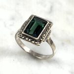 RING silver med grön sten