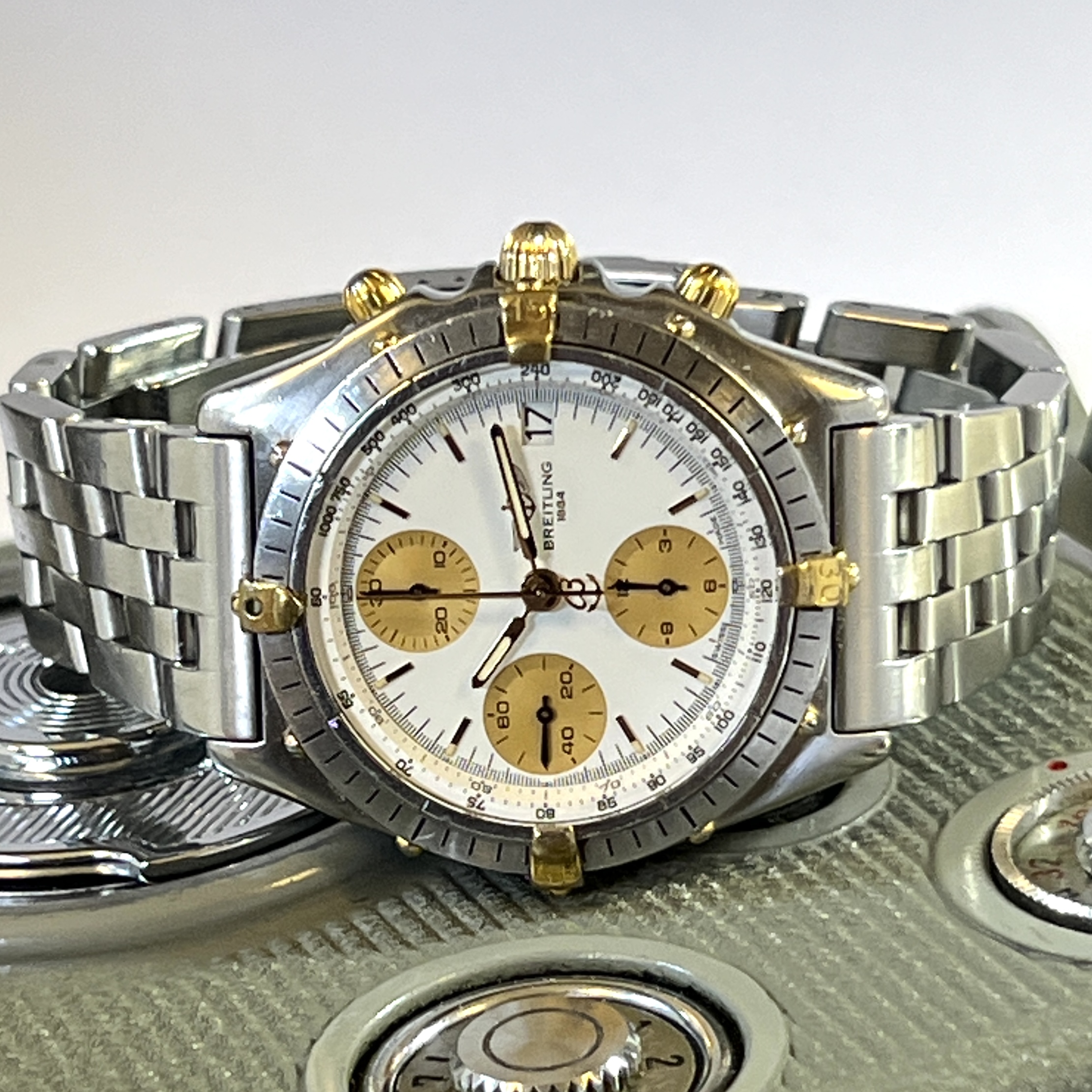 ODEzOTU1N2EtYTU4ZS0xMWVhLTkxZDQtOTNiMDNhYjIzMGU1-NWI2NTI5OTAtOGNlMi0xMWYxLTg5Y2QtOTFkY2NhOTZiZGJj Breitling Chronomat 81.950 - Bild 1